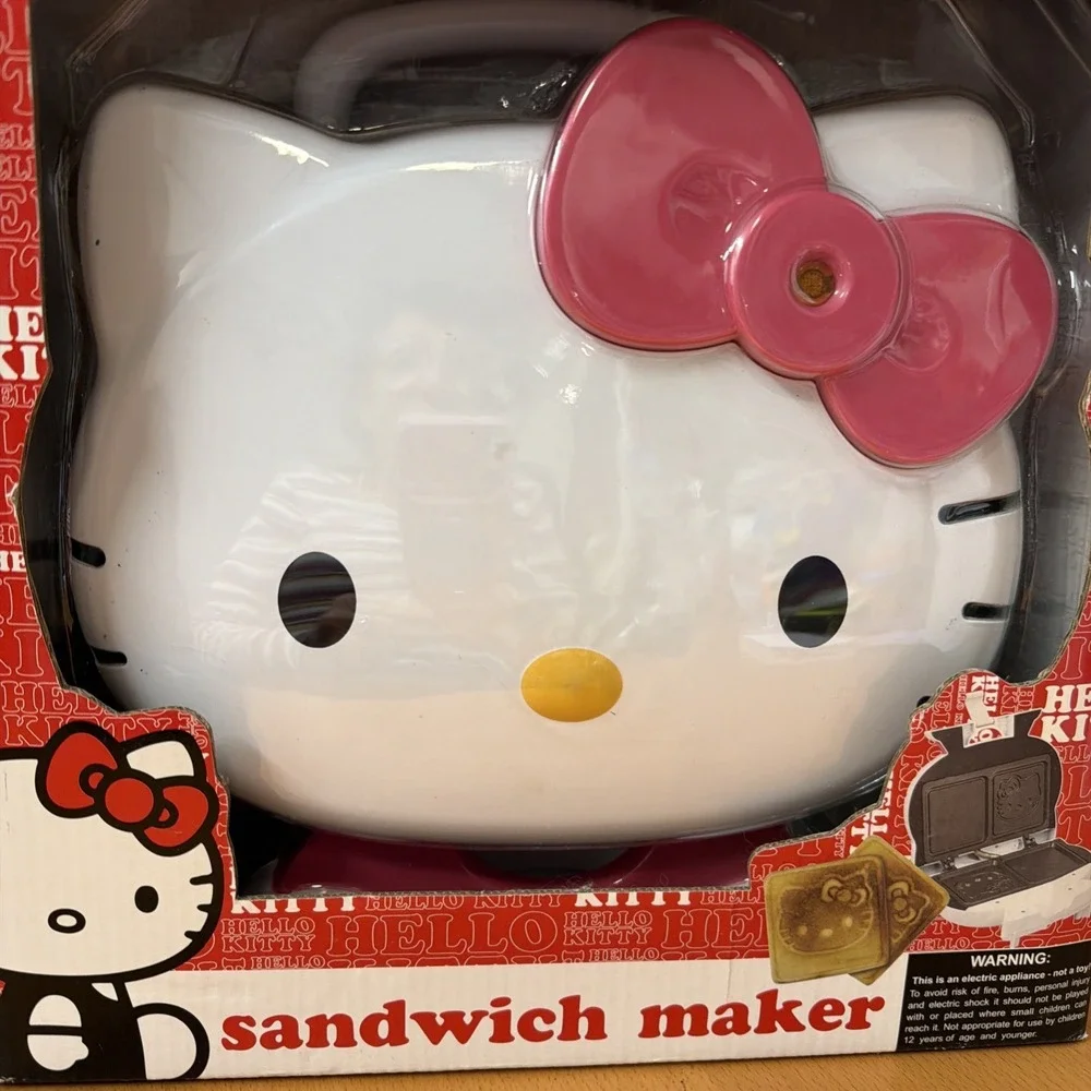 SANRIO HELLO KITTY HOT SANDWICH MAKER #KT5245A NEW IN BOX ~~SEE PICTURES ~~